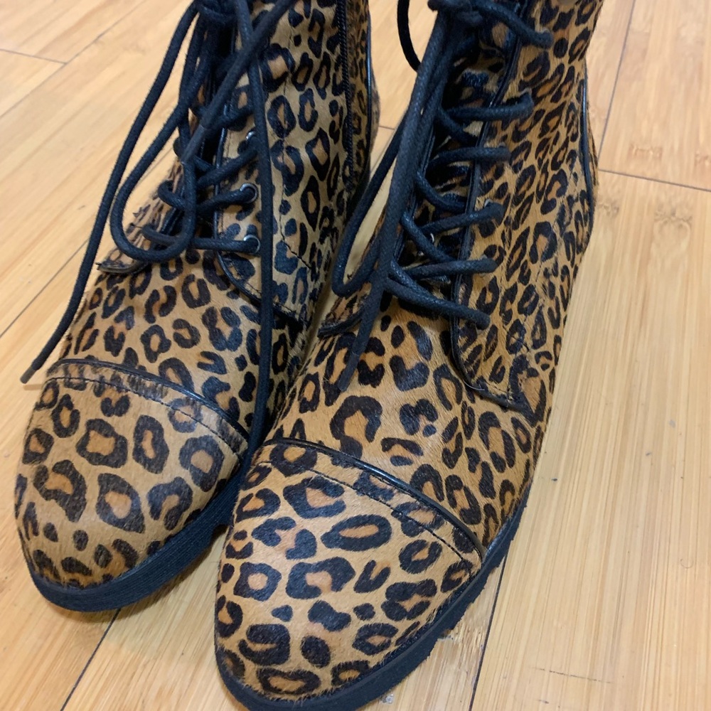 🧡🖤🧡🖤 Stylish Cheetah Print Boots 🖤🧡🖤🧡